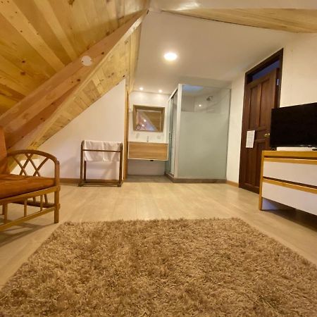 Casa Del Arupo Hostel Кито Екстериор снимка