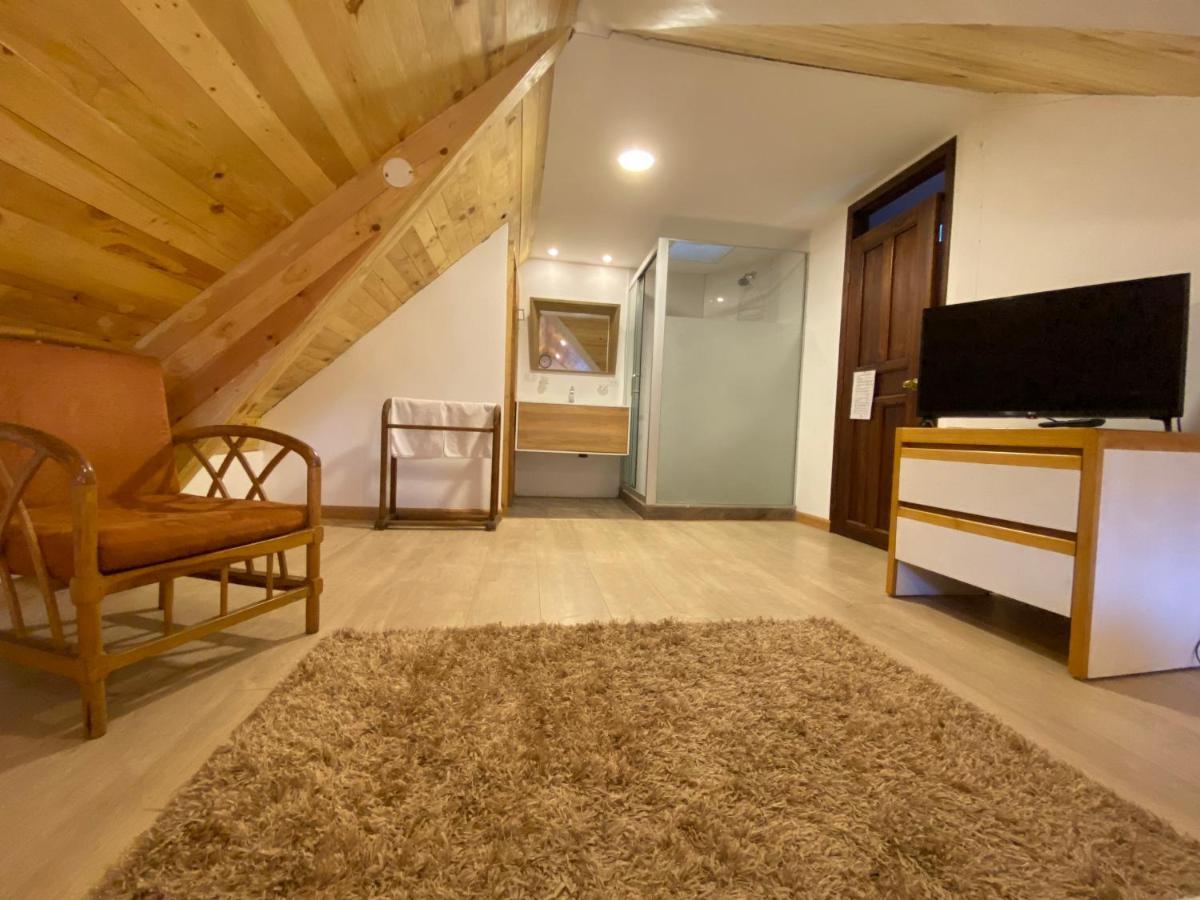 Casa Del Arupo Hostel Кито Екстериор снимка