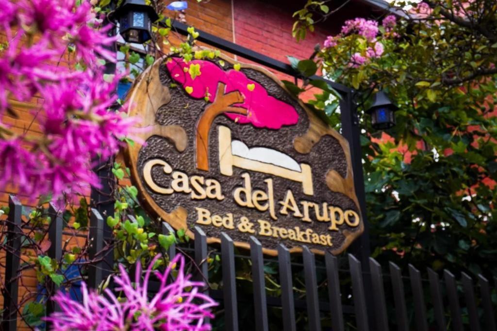 Casa Del Arupo Hostel Кито Екстериор снимка