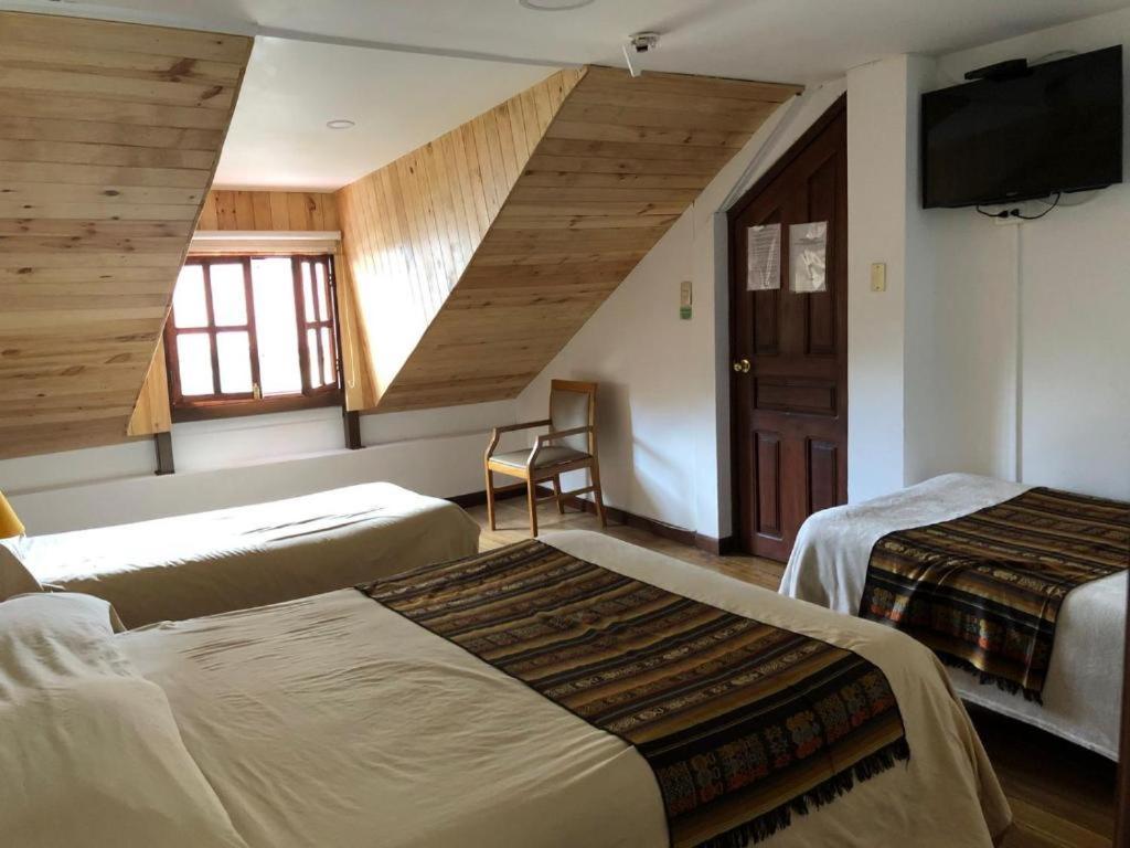 Casa Del Arupo Hostel Кито Екстериор снимка